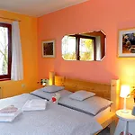 Couette-café Bor 3*